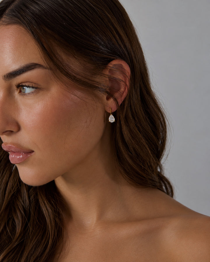 LINEA PEAR STUD