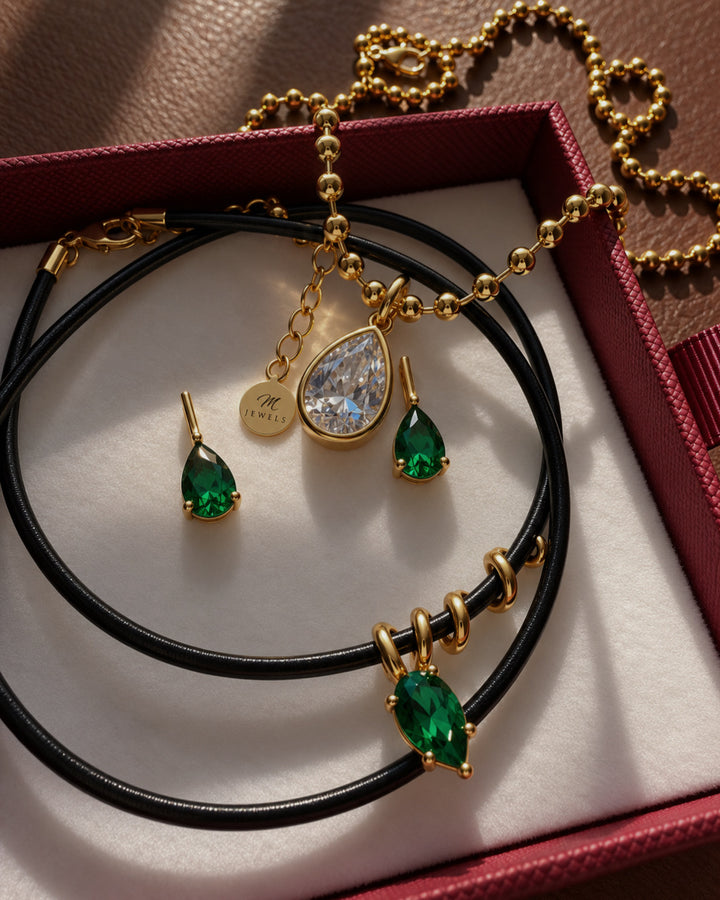 Boa & Pear Set Emerald