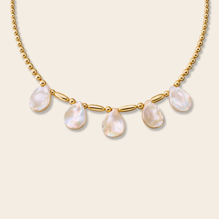 SHELL MUSE NECKLACE